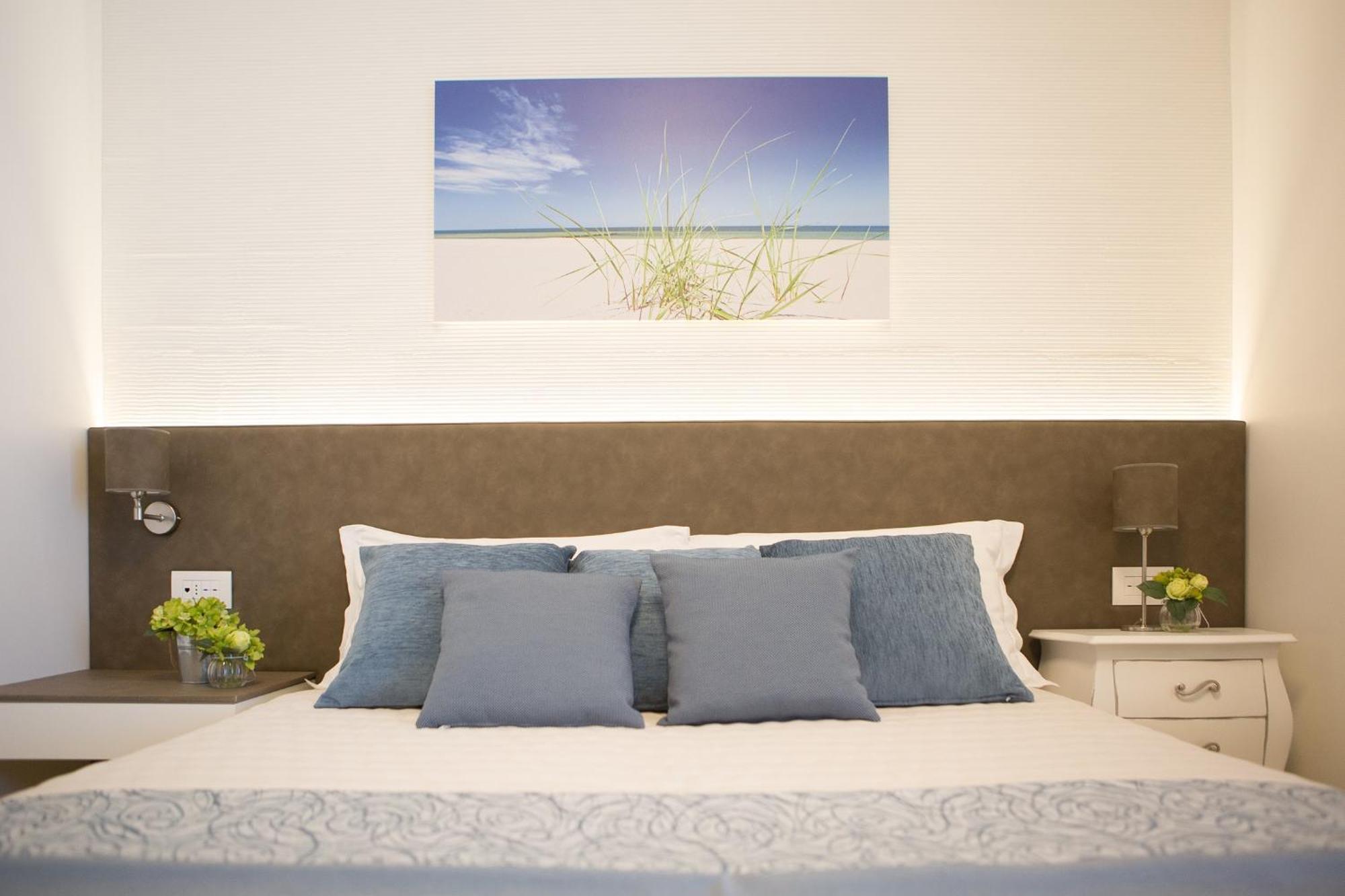 Hotel Liberty Beach - Parking & Beach Included Riccione Exteriér fotografie