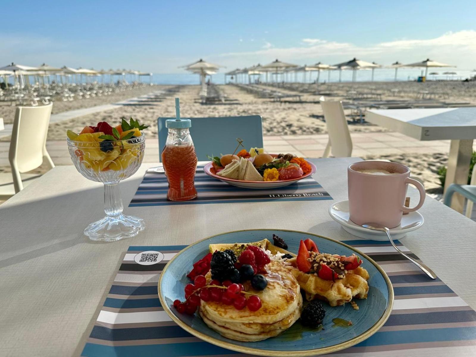 Hotel Liberty Beach - Parking & Beach Included Riccione Exteriér fotografie