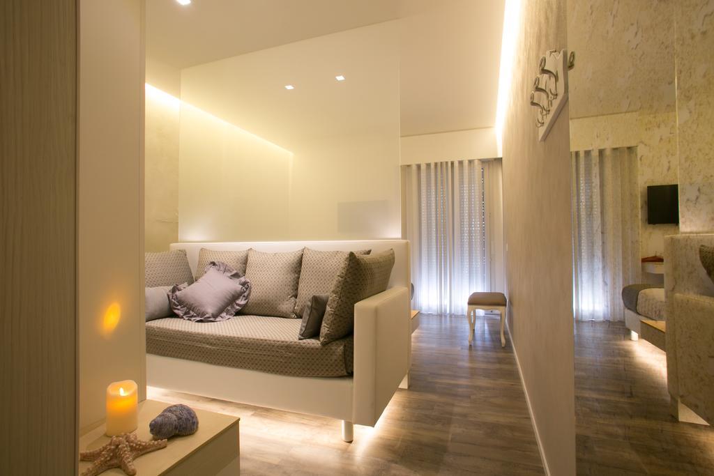 Hotel Liberty Beach - Parking & Beach Included Riccione Exteriér fotografie
