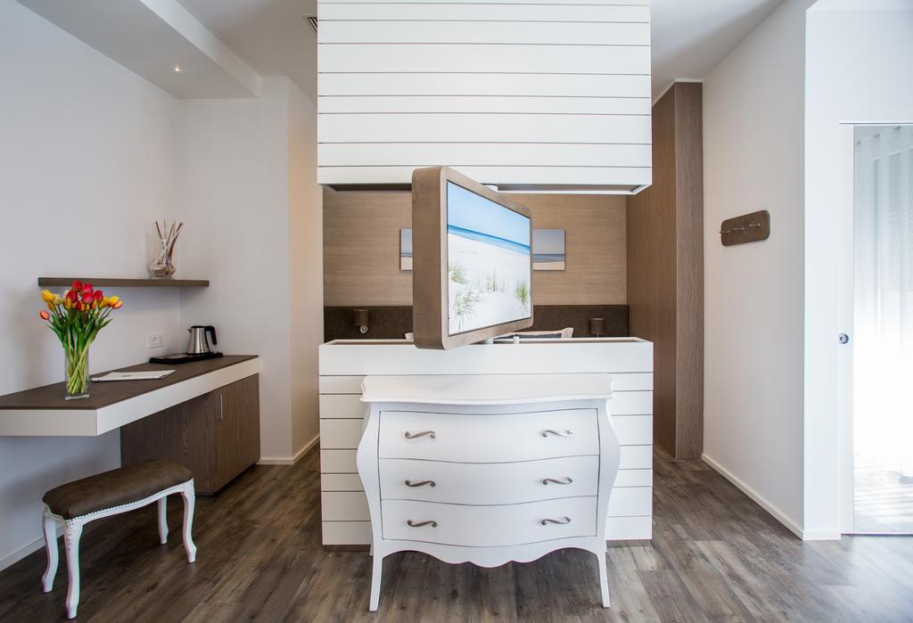 Hotel Liberty Beach - Parking & Beach Included Riccione Exteriér fotografie